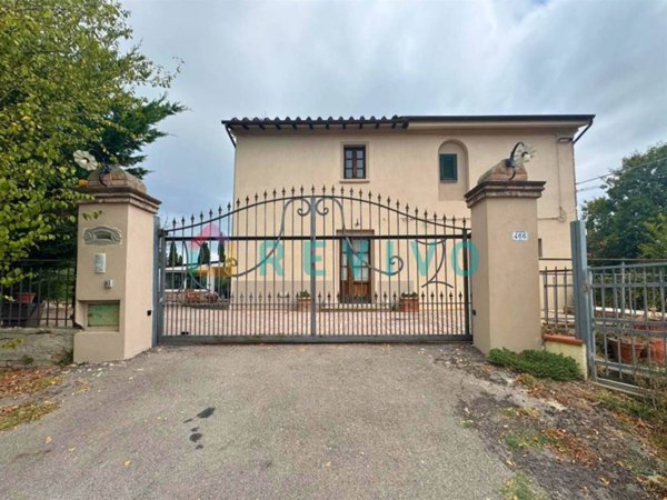 casa indipendente in vendita ad Empoli in zona Monterappoli