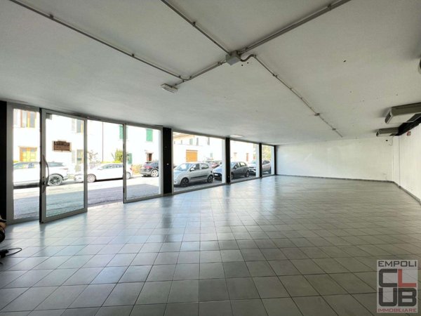 locale commerciale in vendita ad Empoli