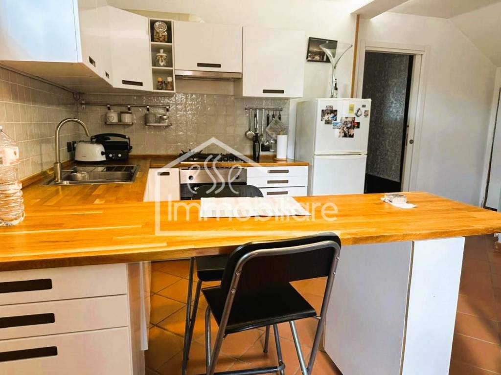 casa indipendente in vendita ad Empoli in zona Serravalle