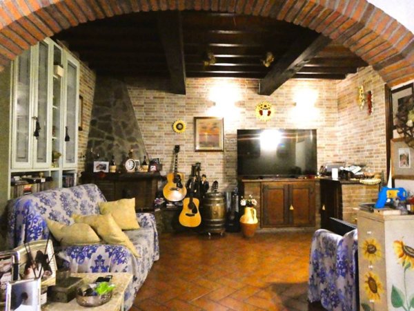 casa indipendente in vendita ad Empoli in zona Ponzano