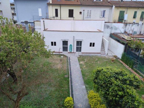 casa indipendente in vendita ad Empoli in zona Ponzano