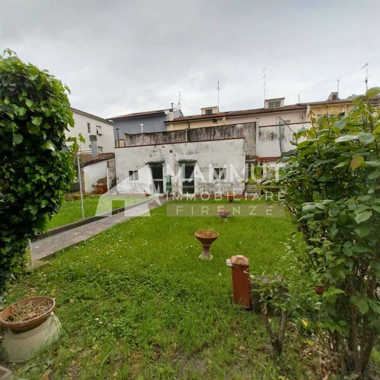 casa indipendente in vendita ad Empoli in zona Ponzano