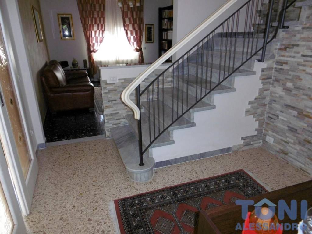 casa indipendente in vendita ad Empoli in zona Centro Storico