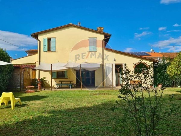 casa indipendente in vendita ad Empoli in zona Brusciana