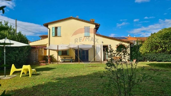 casa indipendente in vendita ad Empoli in zona Brusciana