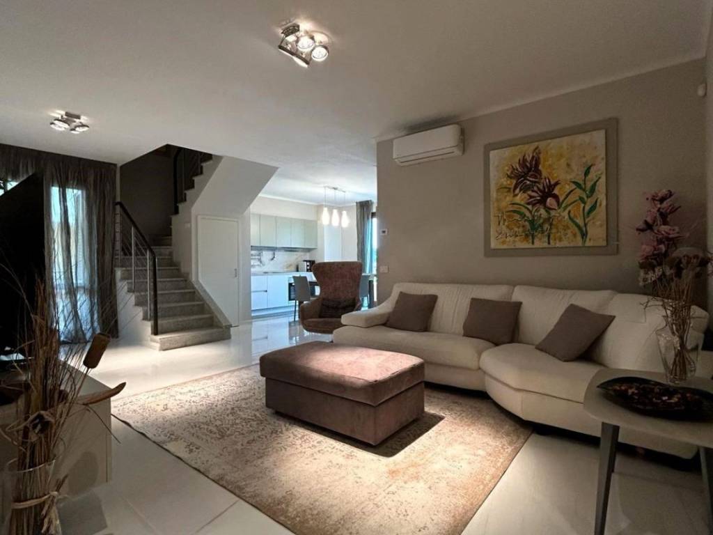 appartamento in vendita ad Empoli in zona Serravalle