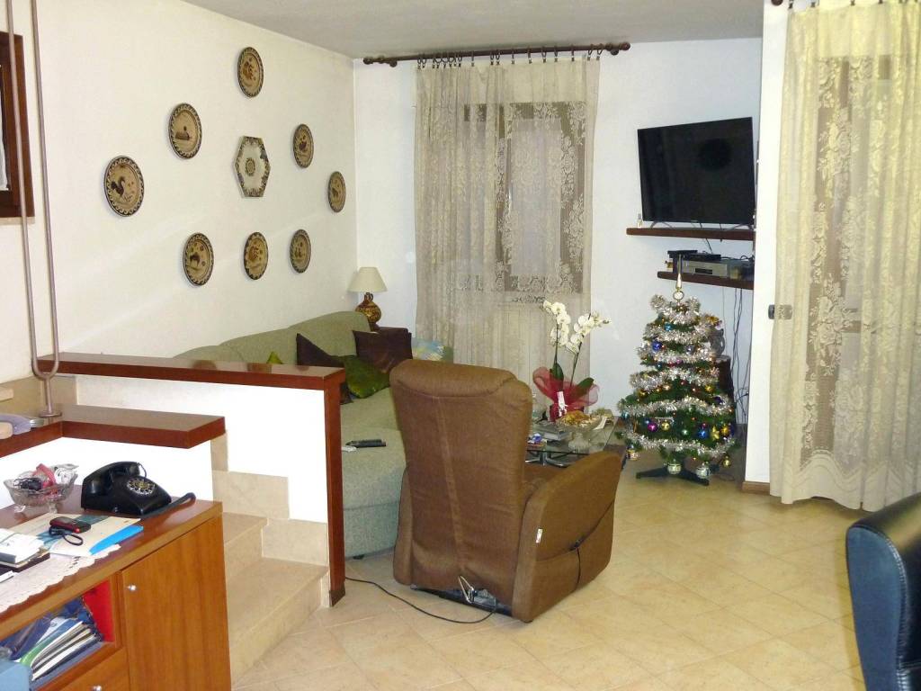 casa indipendente in vendita ad Empoli in zona Monterappoli