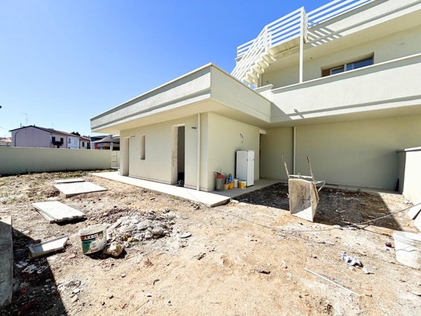 casa indipendente in vendita ad Empoli in zona Centro Storico