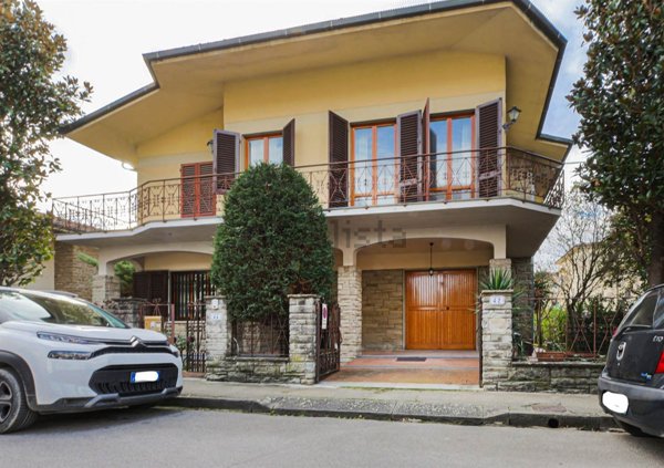 casa indipendente in vendita ad Empoli in zona Ponzano