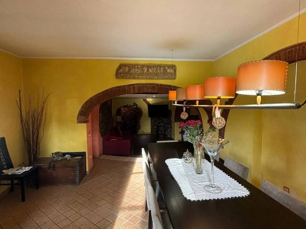 casa indipendente in vendita ad Empoli in zona Carraia