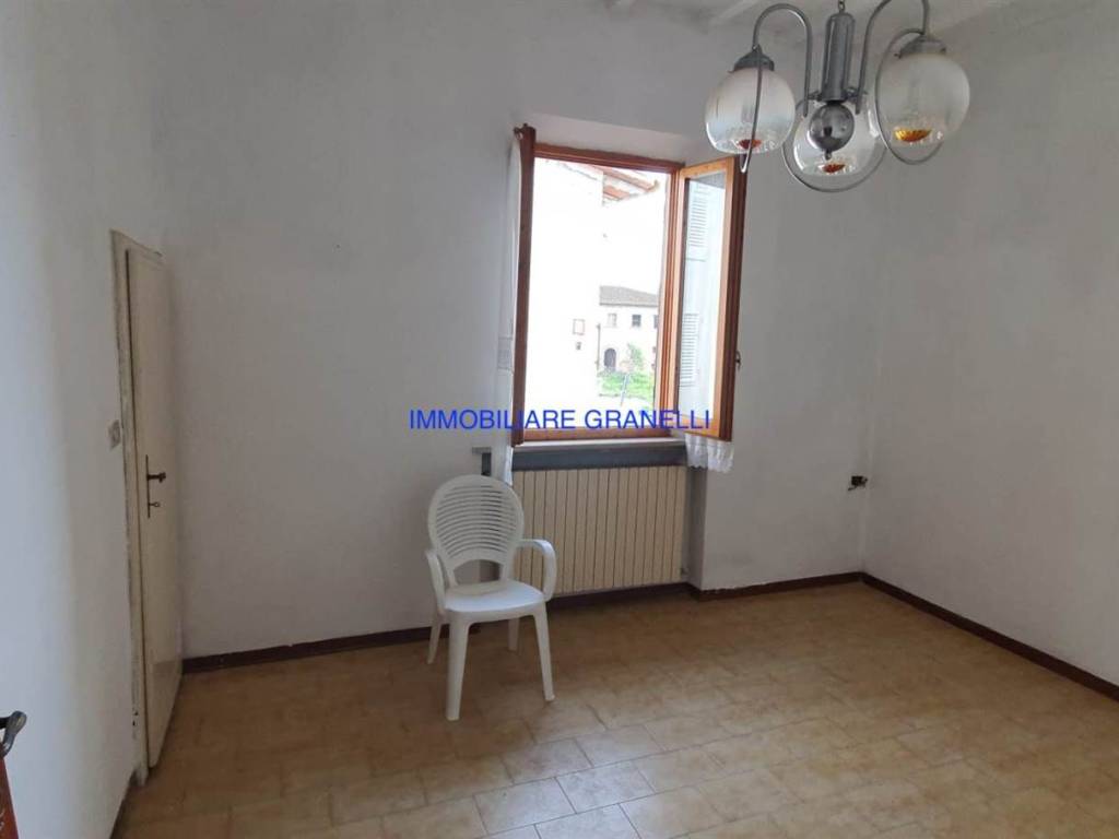 appartamento in vendita ad Empoli in zona Avane