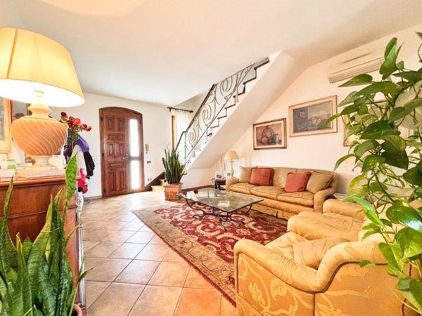 casa indipendente in vendita ad Empoli in zona Ponzano