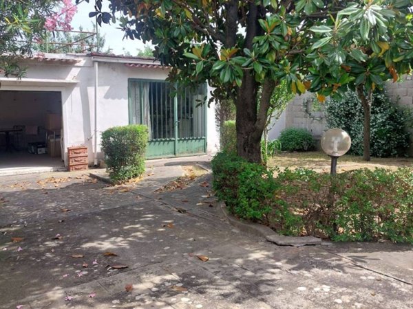 casa indipendente in vendita ad Empoli in zona Centro Storico