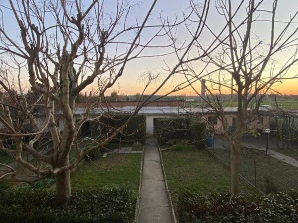 casa indipendente in vendita ad Empoli in zona Carraia