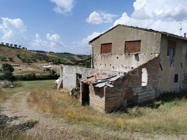 casa indipendente in vendita ad Empoli in zona Pozzale