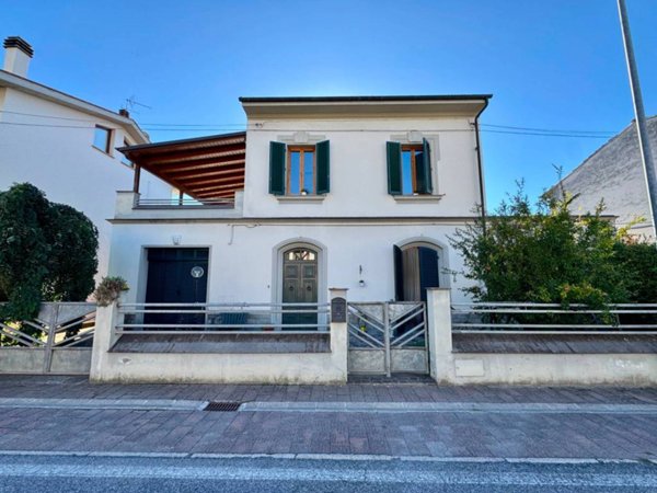 casa indipendente in vendita ad Empoli in zona Monterappoli