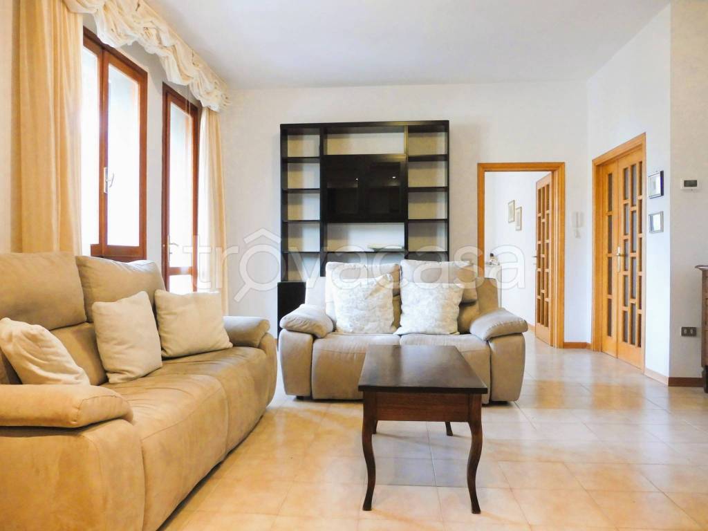 appartamento in vendita ad Empoli in zona Carraia