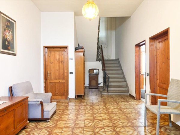 intera palazzina in vendita ad Empoli in zona Ponzano