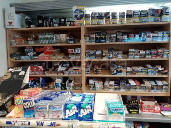 negozio in vendita ad Empoli in zona Monterappoli