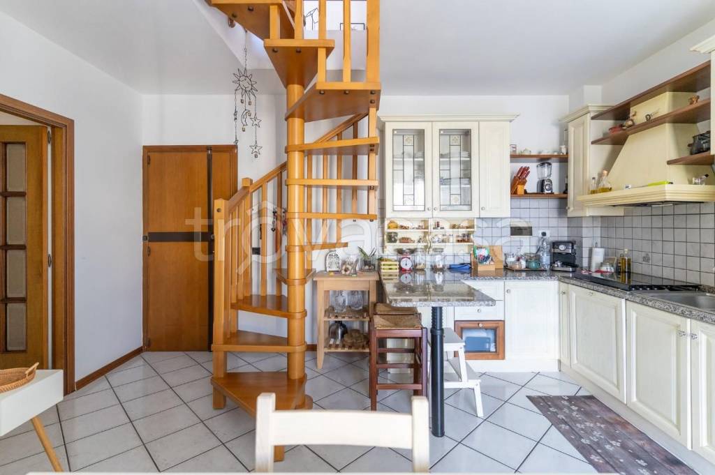 appartamento in vendita ad Empoli in zona Villanuova