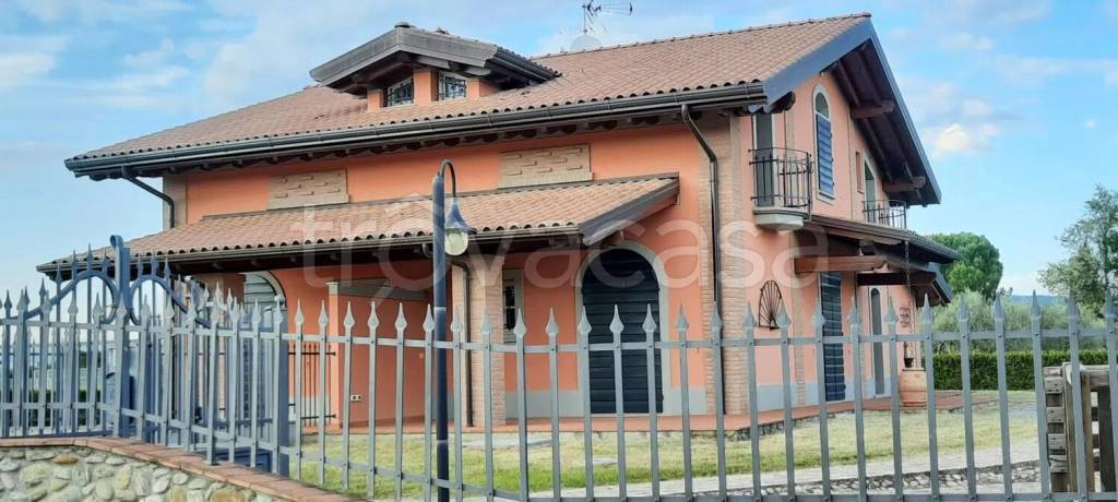 casa indipendente in vendita ad Empoli in zona Monterappoli