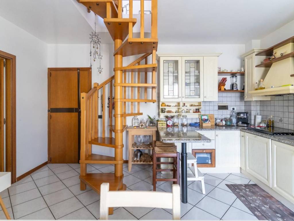 appartamento in vendita ad Empoli in zona Villanuova