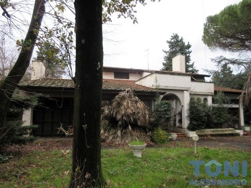 casa indipendente in vendita ad Empoli in zona Carraia