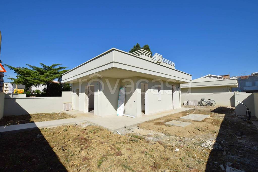 casa indipendente in vendita ad Empoli in zona Pontorme