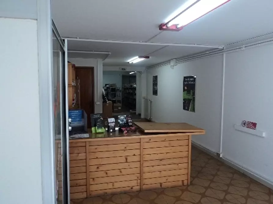 negozio in vendita ad Empoli