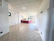 locale commerciale in vendita ad Empoli