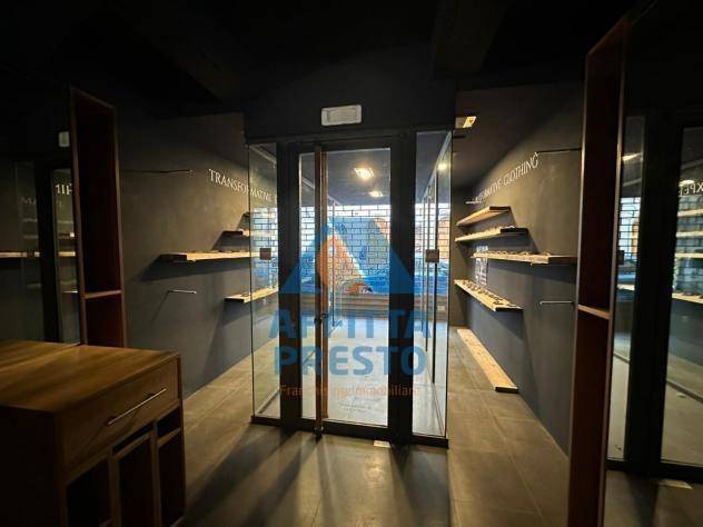 negozio in vendita ad Empoli