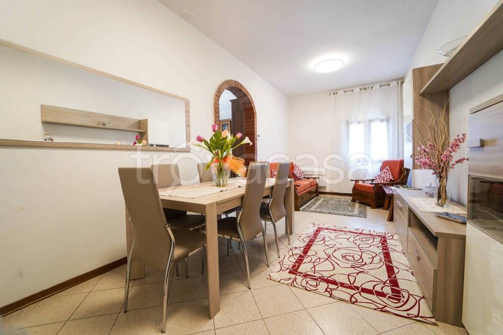 casa indipendente in vendita ad Empoli in zona Serravalle