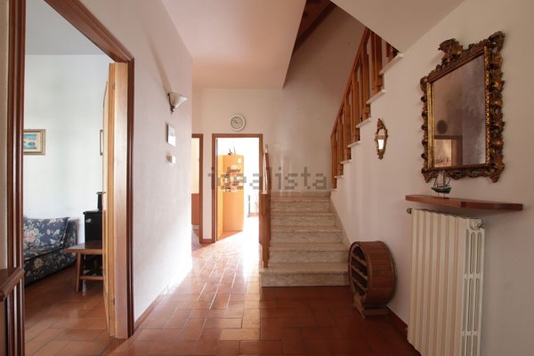 casa indipendente in vendita ad Empoli in zona Serravalle