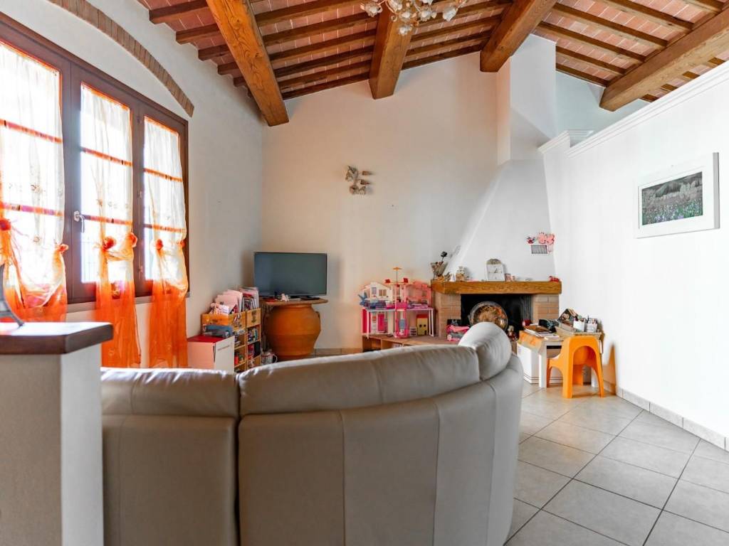 casa indipendente in vendita ad Empoli in zona Villanuova