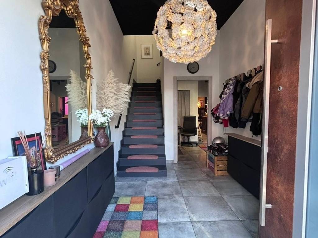 casa indipendente in vendita ad Empoli in zona Villanuova