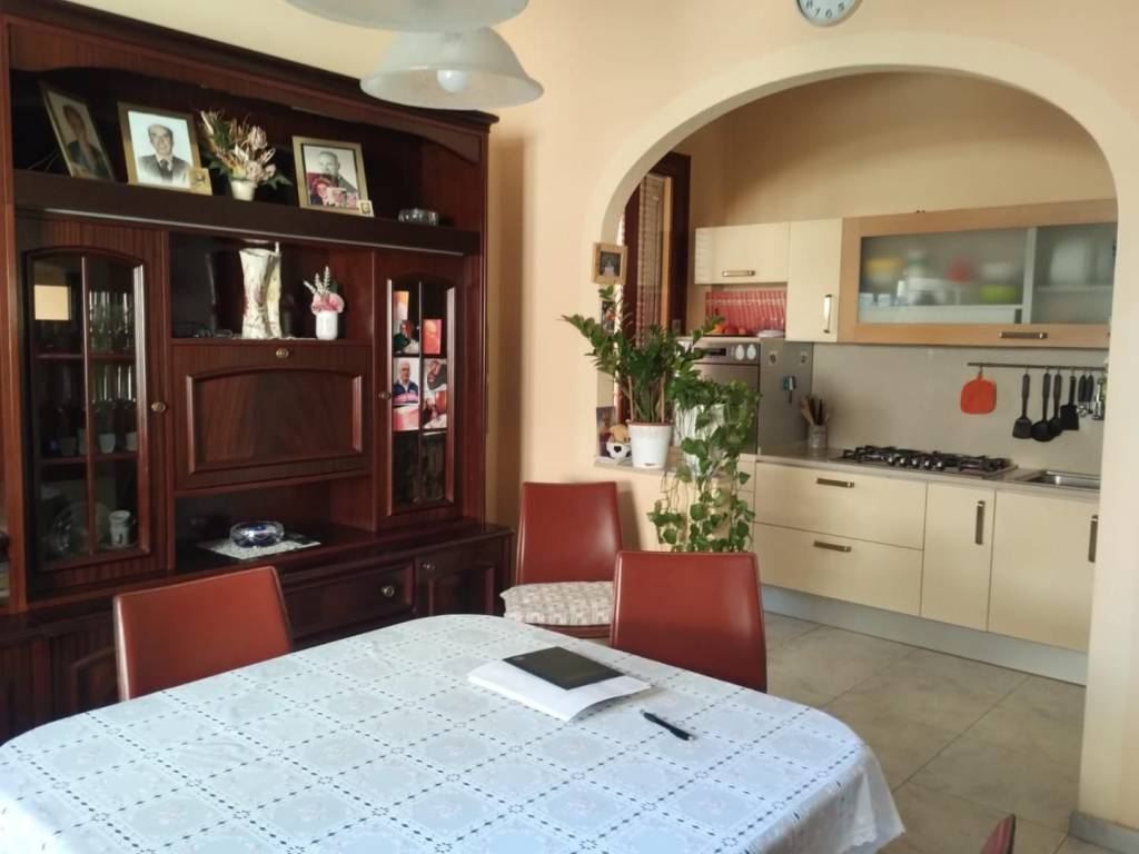 casa indipendente in vendita ad Empoli in zona Carraia