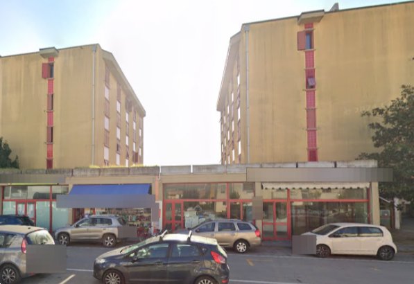 negozio in vendita ad Empoli in zona Brusciana