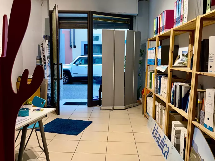 locale commerciale in vendita ad Empoli in zona Centro Storico