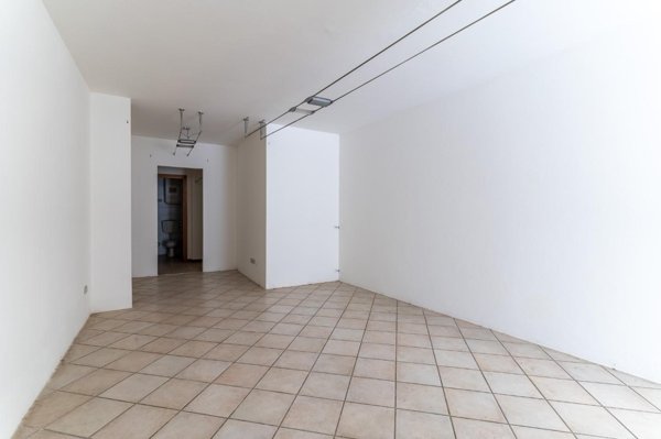 locale commerciale in vendita ad Empoli in zona Centro Storico