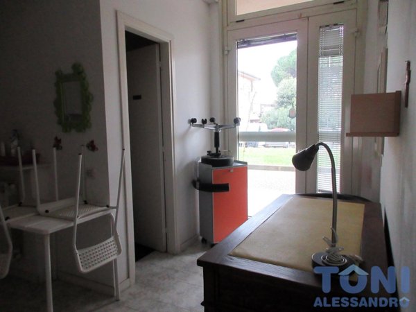 locale commerciale in vendita ad Empoli