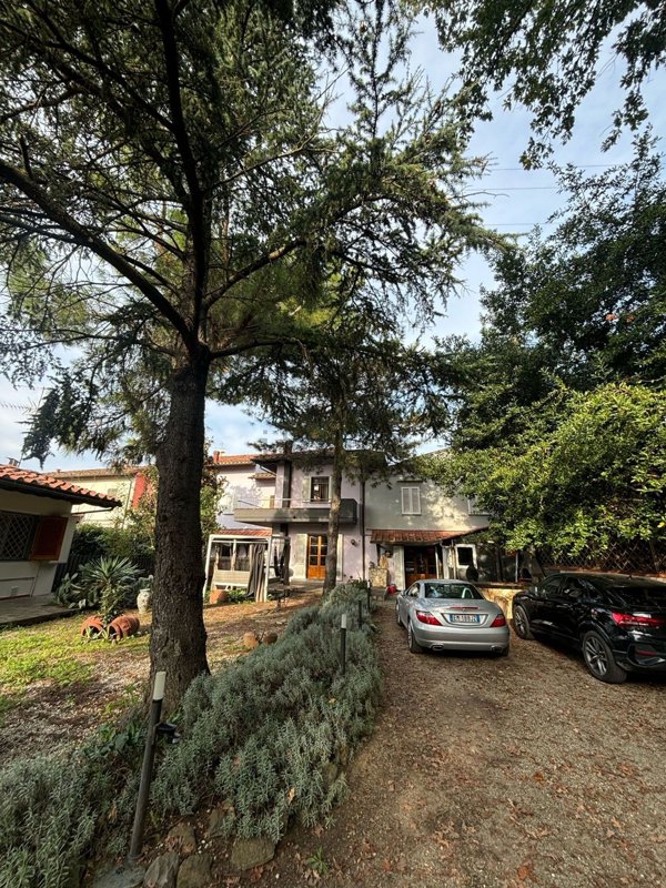 casa indipendente in vendita ad Empoli in zona Ponzano