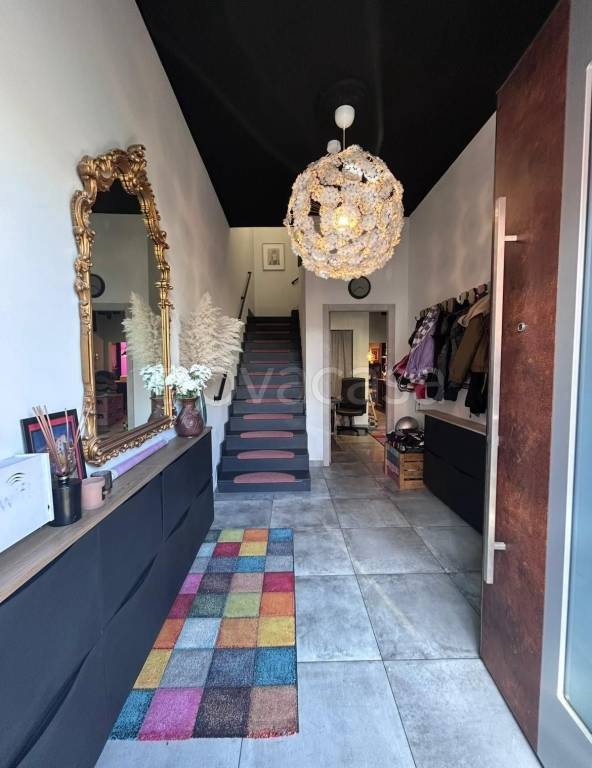 casa indipendente in vendita ad Empoli in zona Cortenuova