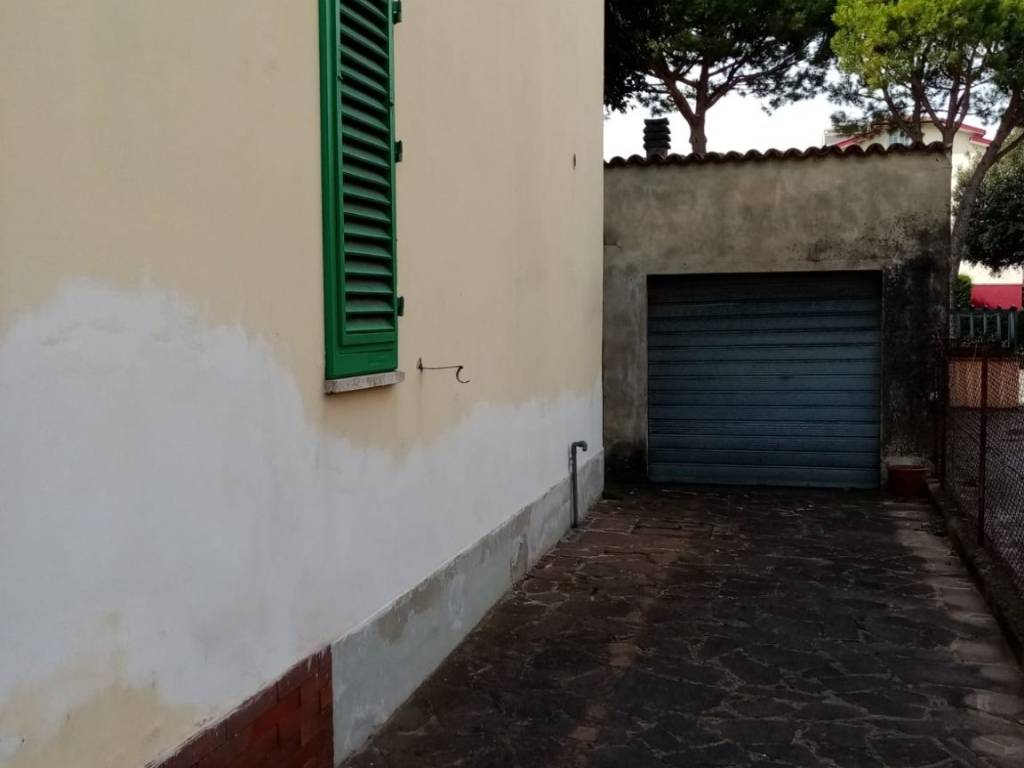 casa indipendente in vendita ad Empoli in zona Marcignana