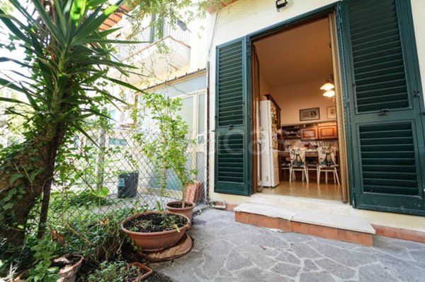 casa indipendente in vendita ad Empoli in zona Carraia