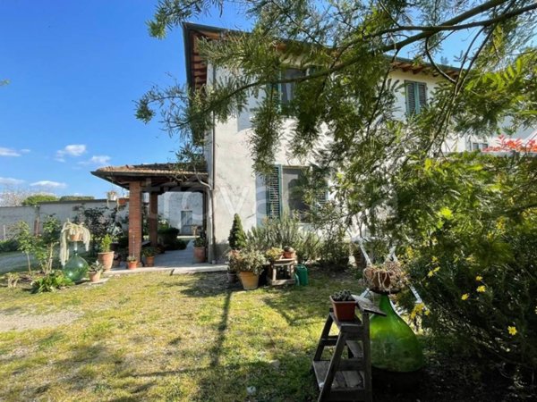 casa indipendente in vendita ad Empoli in zona Corniola