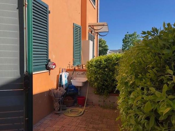 appartamento in vendita ad Empoli in zona Avane