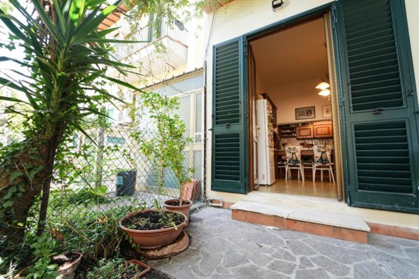 casa indipendente in vendita ad Empoli in zona Carraia