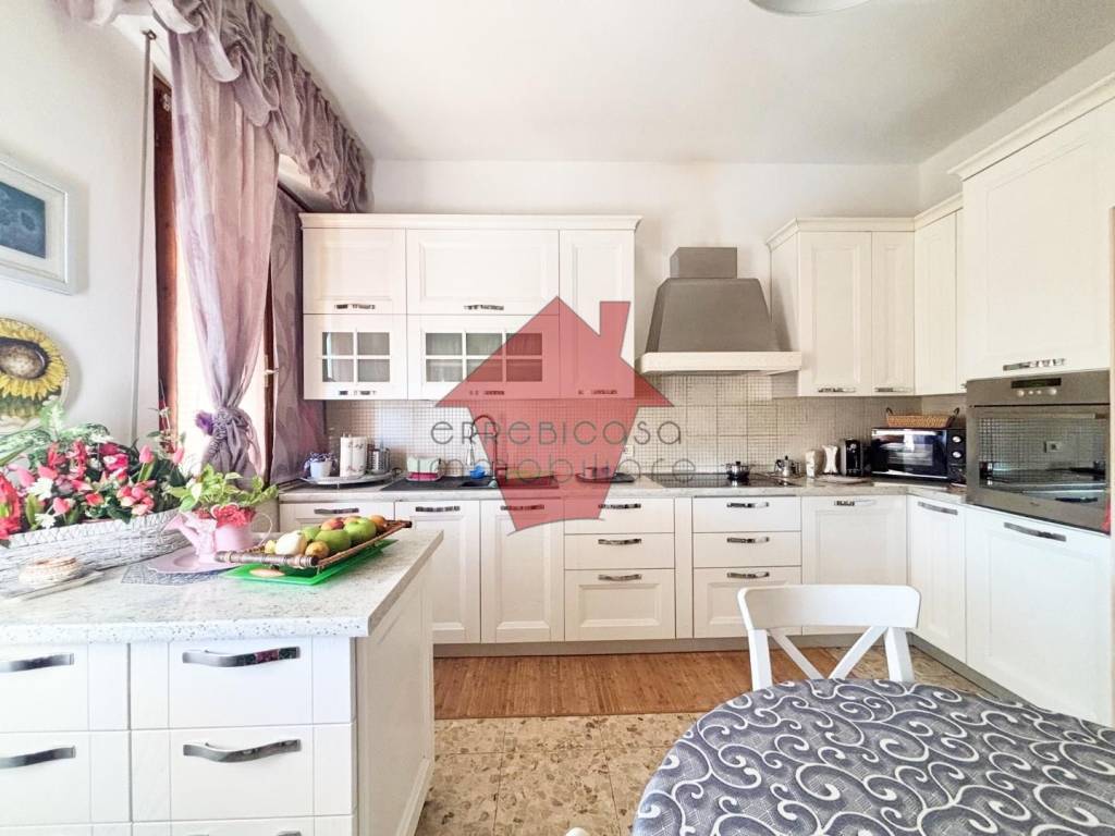 appartamento in vendita ad Empoli in zona Villanuova