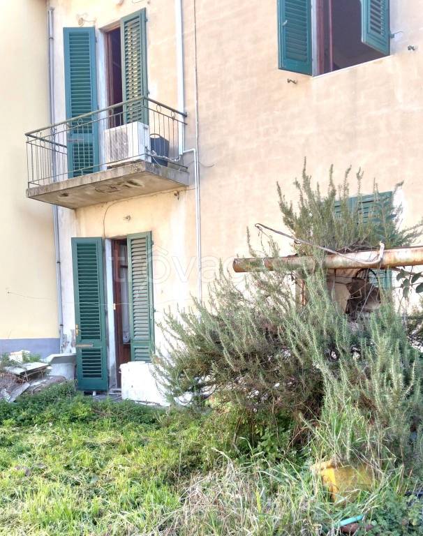 casa indipendente in vendita ad Empoli in zona Centro Storico