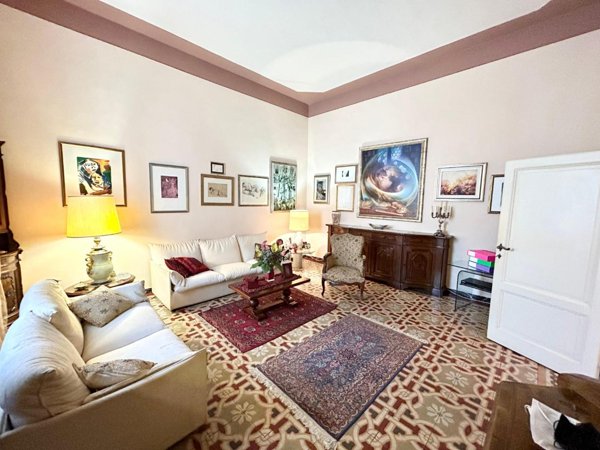 casa indipendente in vendita ad Empoli in zona Centro Storico